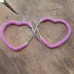 PINK SEED BEAD HEART HOOP EARRINGS